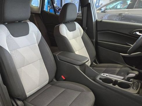 New 2026 Chevrolet Trax LS w/ LS Convenience Package FWD image 14