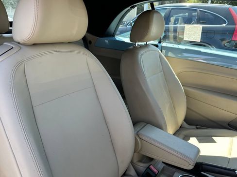 Used 2014 Volkswagen Beetle 1.8T FWD image 16