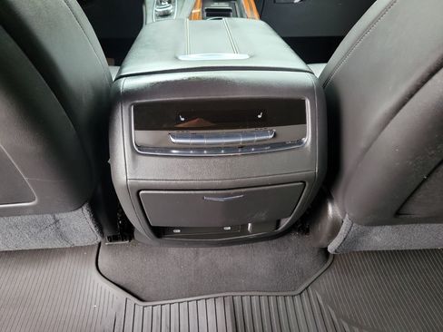Used 2021 Cadillac Escalade Premium Luxury AWD/4WD image 14