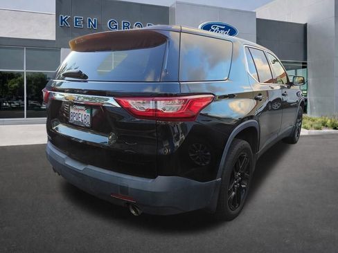 Used 2020 Chevrolet Traverse LS image 3
