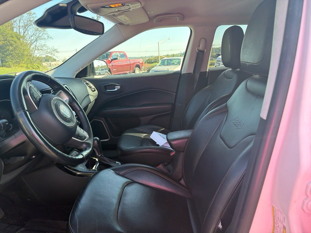 Used 2018 Jeep Compass Limited w/ Navigation Group AWD/4WD image 16