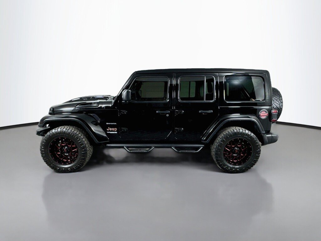 Used 2022 Jeep Wrangler Unlimited Sahara w/ Safety Group AWD/4WD image 2