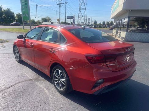 Used 2023 Kia Forte LXS w/ LXS Technology Package FWD image 5