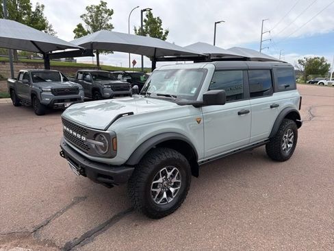 Used 2024 Ford Bronco Badlands AWD/4WD image 3
