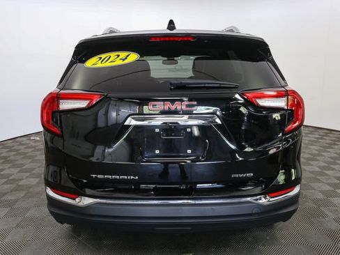 Used 2024 GMC Terrain SLT AWD/4WD image 9