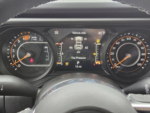 New 2026 Jeep Wrangler Unlimited Sahara AWD/4WD image 11