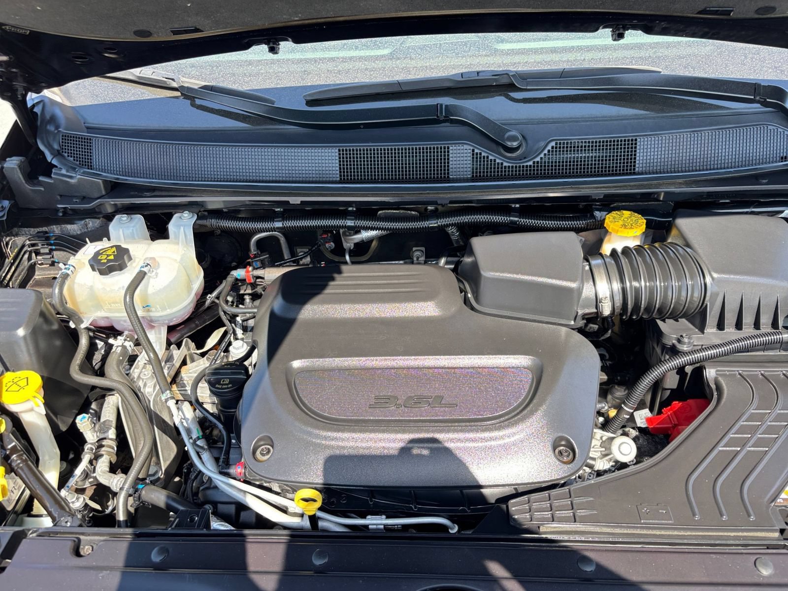Used 2024 Chrysler Pacifica Touring-L FWD image 34