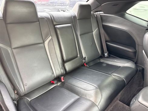 Used 2017 Dodge Challenger R/T Plus image 9