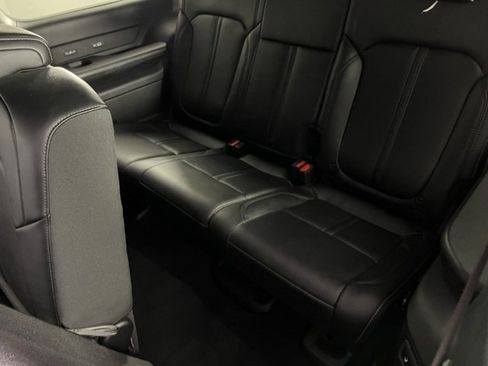 Used 2023 Jeep Wagoneer L Series III w/ Preferred Equipment Group image 20