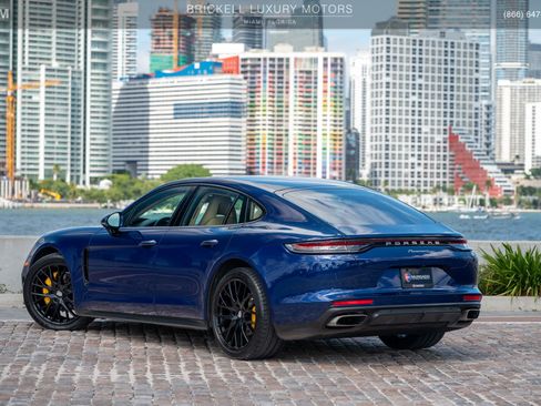 Used 2022 Porsche Panamera image 12
