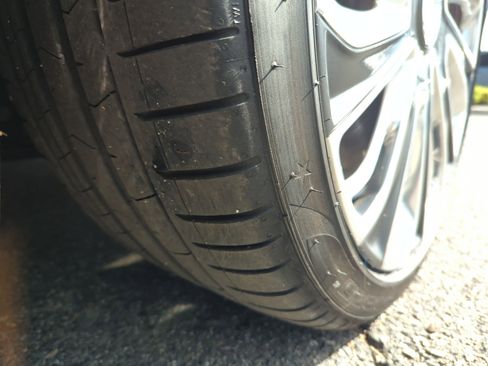 Used 2021 Bentley Continental GT V8 image 12