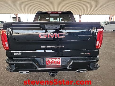 Used 2025 GMC Sierra 1500 AT4 w/ AT4 Premium Package AWD/4WD image 9