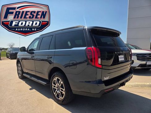 Used 2025 Ford Expedition Active AWD/4WD image 5