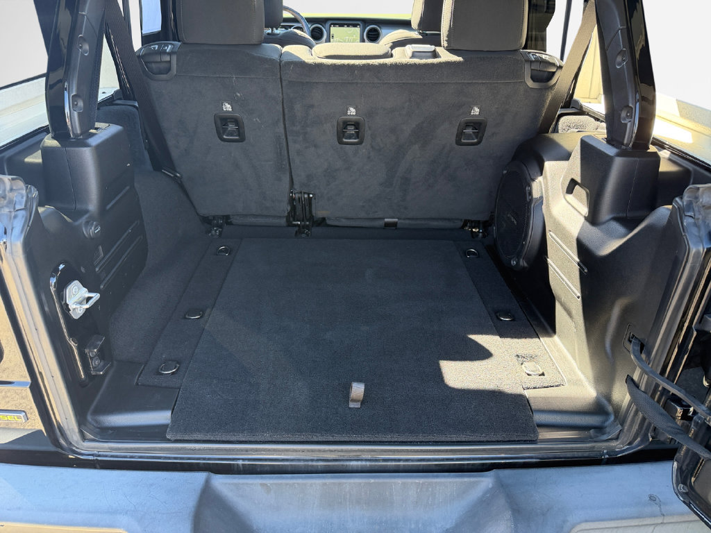 Used 2021 Jeep Wrangler Unlimited Sport AWD/4WD image 25