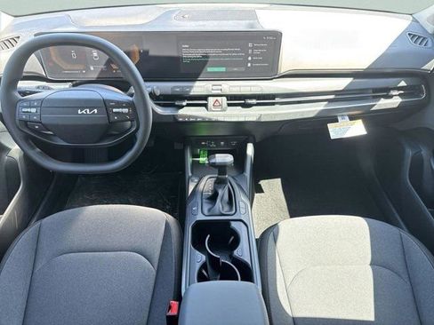 New 2026 Kia K4 FWD image 10