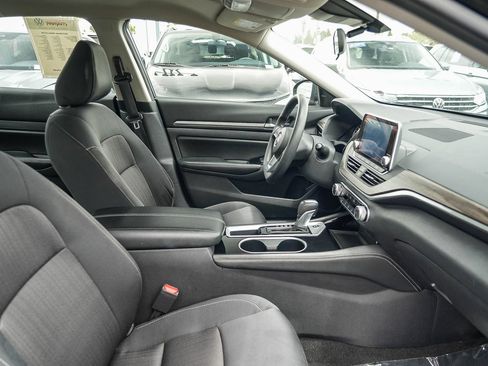 Used 2023 Nissan Altima 2.5 SV FWD image 16