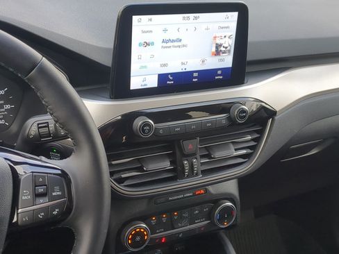 Used 2022 Ford Escape SE w/ Cold Weather Package image 31