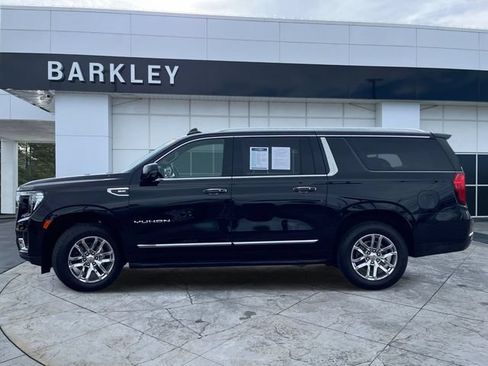 Certified 2024 GMC Yukon XL SLT w/ SLT Luxury Package AWD/4WD image 6