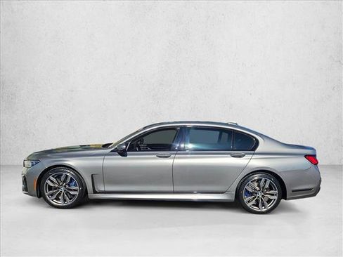 Used 2020 BMW M760i xDrive w/ Luxury Rear Seating Package image 9