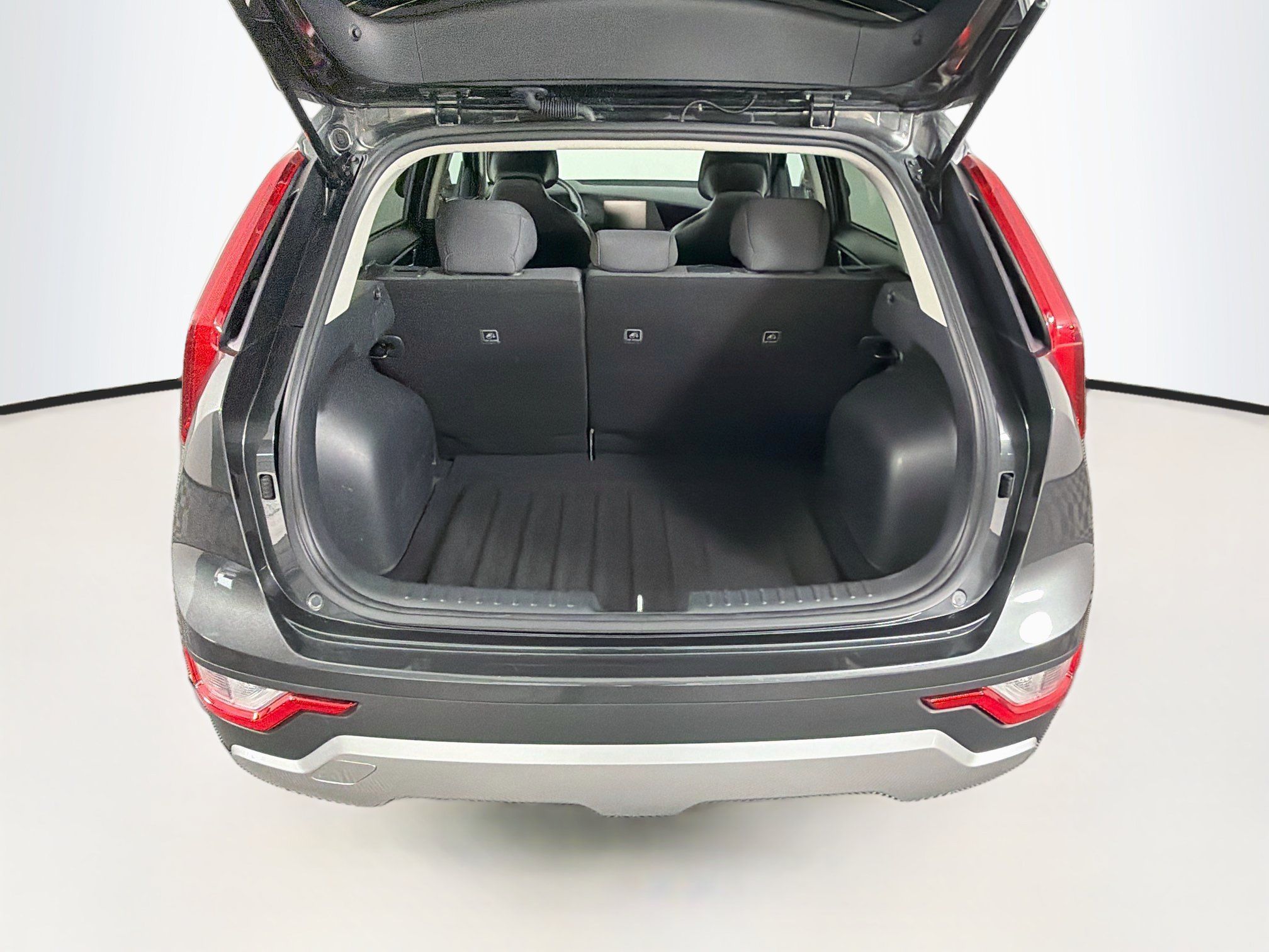 Used 2025 Kia Niro LX FWD image 29