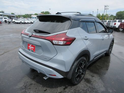 Used 2023 Nissan Kicks SR w/ SR Premium Package FWD image 6