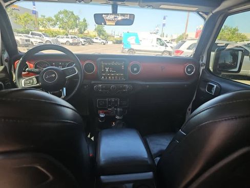 Used 2018 Jeep Wrangler Unlimited Rubicon image 10