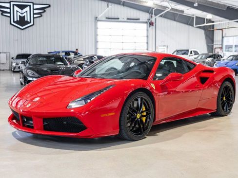 Used 2018 Ferrari 488 GTB RWD image 2