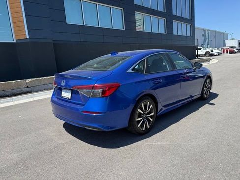Used 2022 Honda Civic EX image 3