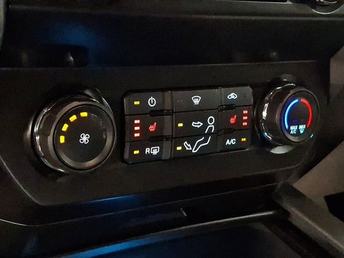 Used 2021 Ford F250 XLT w/ XLT Premium Package image 13