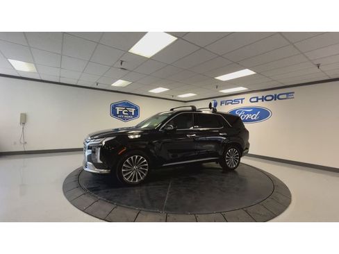 Used 2024 Hyundai Palisade Calligraphy image 6