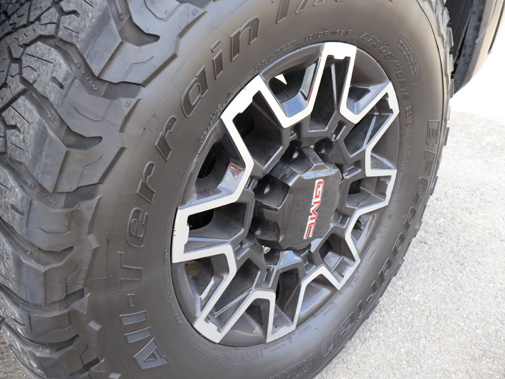 Used 2024 GMC Sierra 2500 AT4X AWD/4WD image 19