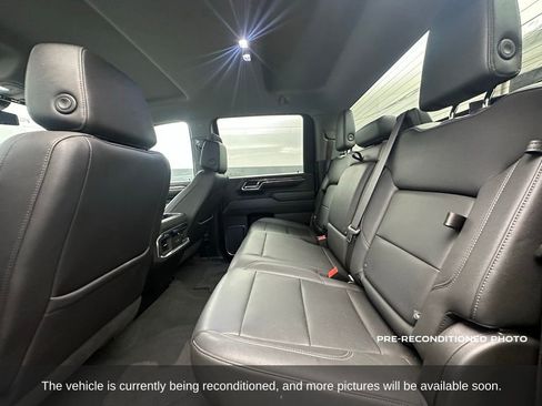 Used 2024 Chevrolet Silverado 3500 LTZ w/ LTZ Convenience Package image 12