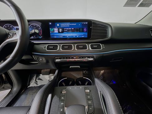 Used 2024 Mercedes-Benz GLE 350 4MATIC w/ AMG Line Exterior image 26