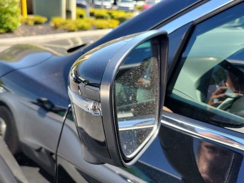 Used 2022 Nissan Rogue Sport SL image 5