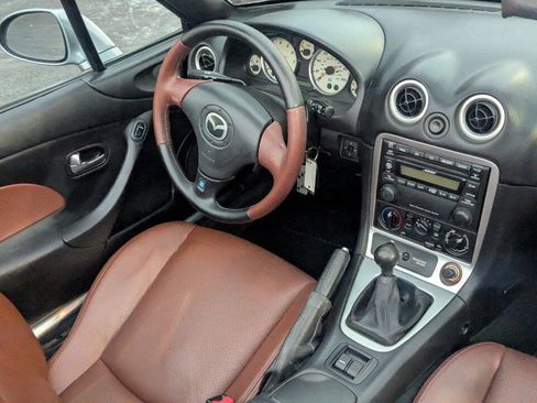 Used 2002 MAZDA MX-5 Miata SE image 22