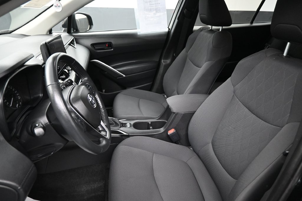 Used 2025 Toyota Corolla Cross LE AWD/4WD image 22