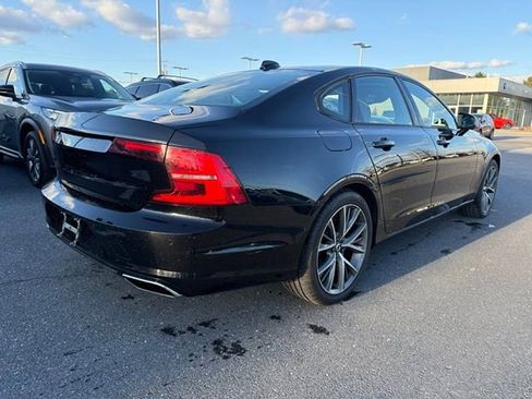 Used 2017 Volvo S90 T6 Momentum w/ Vision Package image 13