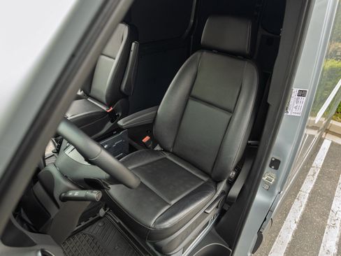 Used 2025 Mercedes-Benz Sprinter 2500 image 22
