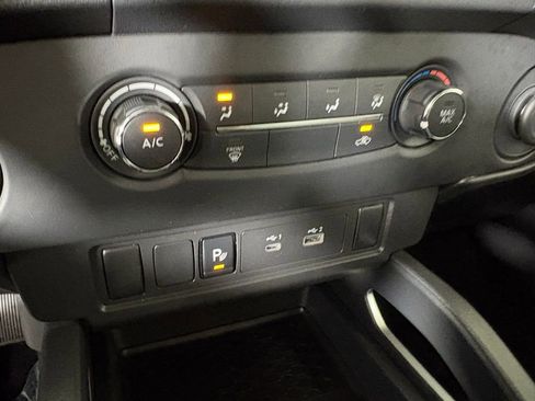 Used 2023 Nissan Frontier SV w/ Technology Package image 29