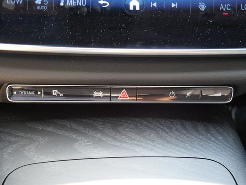 Used 2025 Mercedes-Benz E 350 4MATIC Sedan image 31