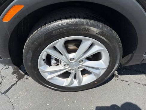 Used 2023 Buick Encore GX Preferred w/ Cold Weather Comfort Package FWD image 10