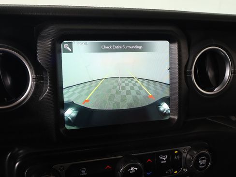 Used 2021 Jeep Gladiator Overland w/ Popular Equipment Package AWD/4WD image 6