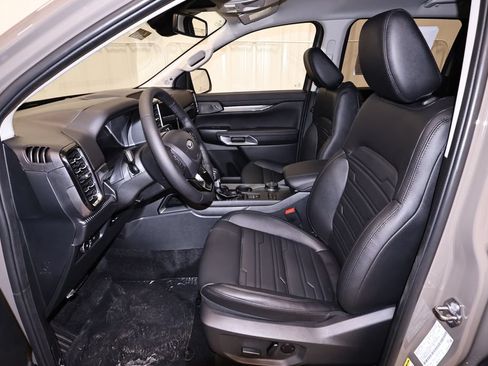 New 2026 Ford Ranger Lariat w/ Black Appearance Package AWD/4WD image 13