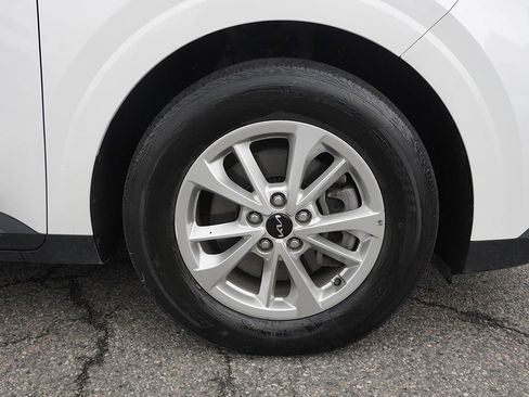 Used 2024 Kia Carnival LX FWD image 20