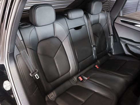 Used 2025 Porsche Macan image 6