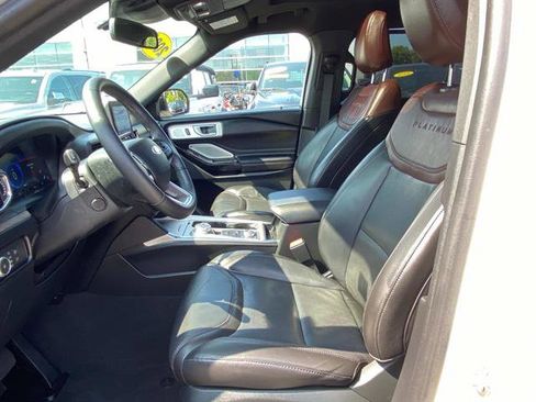 Certified 2022 Ford Explorer Platinum w/ Equipment Group 601A image 23