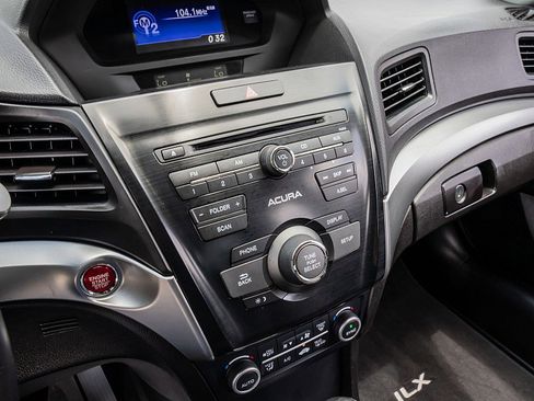 Used 2018 Acura ILX FWD image 29