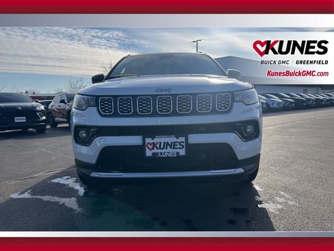 Used 2025 Jeep Compass Limited image 14