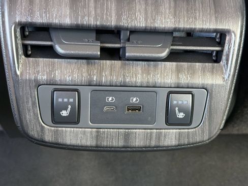 Used 2023 Nissan Ariya FWD image 25