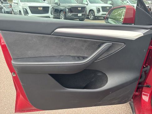 Used 2023 Tesla Model Y Long Range AWD/4WD image 9